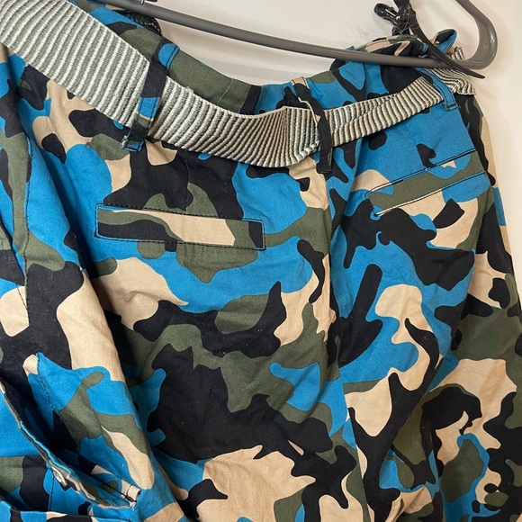 Army pants . Size Large - Picture 11 of 12